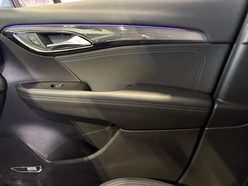 Used 2024 Buick Envision Preferred image 30