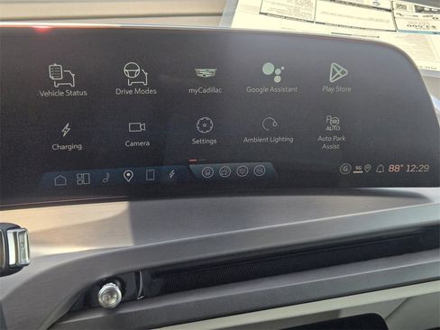 New 2026 Cadillac Vistiq Sport w/ LPO, Floor Liner Package image 18