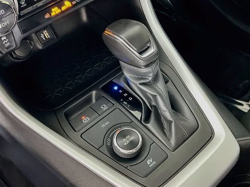 Certified 2024 Toyota RAV4 SE AWD/4WD image 15