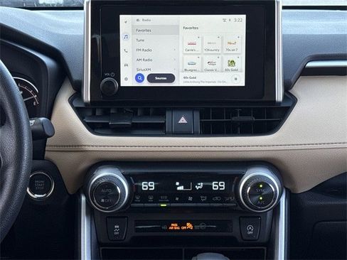 Used 2025 Toyota RAV4 XLE image 17