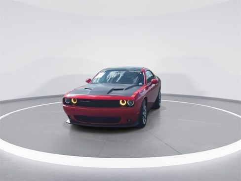 Used 2020 Dodge Challenger GT image 3
