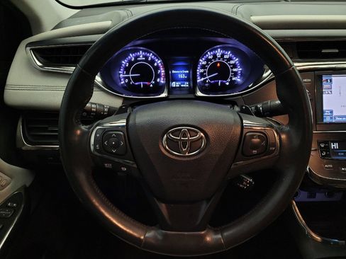 Used 2014 Toyota Avalon Limited image 22