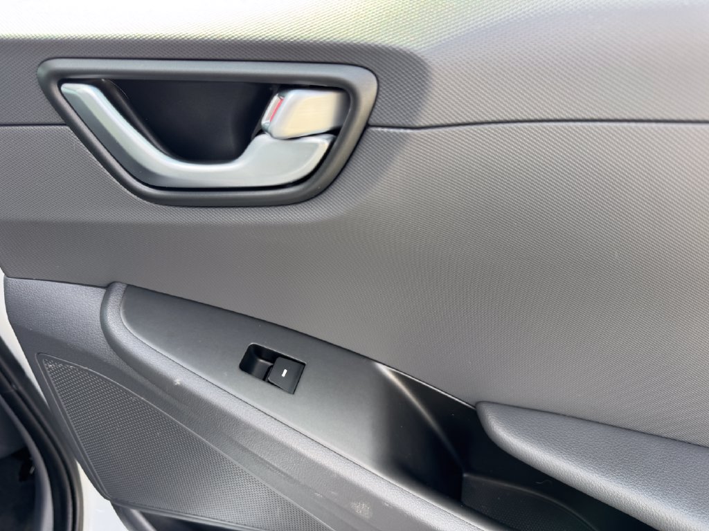 Used 2018 Hyundai Ioniq Limited w/ Ultimate Package 02 FWD image 15