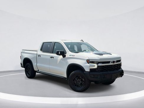 Used 2023 Chevrolet Silverado 1500 ZR2 w/ ZR2 Bison Edition AWD/4WD image 2