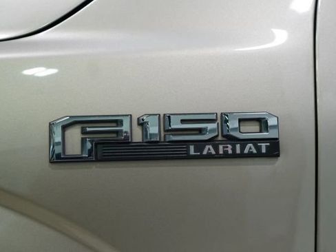 Used 2017 Ford F150 Lariat w/ Equipment Group 502A Luxury AWD/4WD image 8