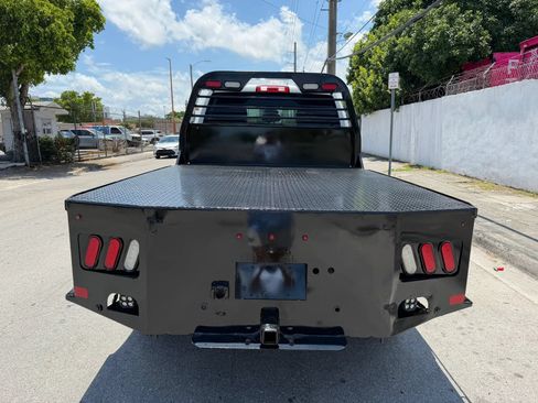 Used 2022 RAM 2500 Tradesman w/ Chrome Appearance Group AWD/4WD image 4