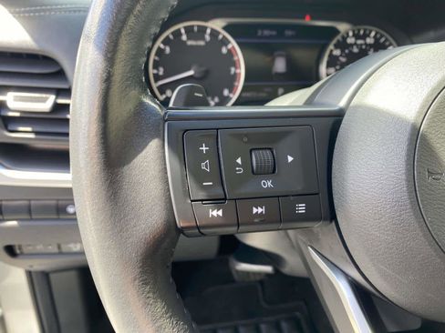 Used 2024 Nissan Rogue SV w/ SV Premium Package AWD/4WD image 16