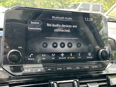 Used 2025 Nissan Pathfinder Platinum FWD image 32