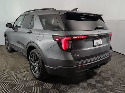 New 2026 Ford Explorer ST-Line w/ ST-Line Street Pack AWD/4WD image 4