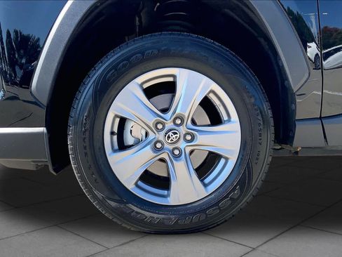 Used 2024 Toyota RAV4 XLE FWD image 11