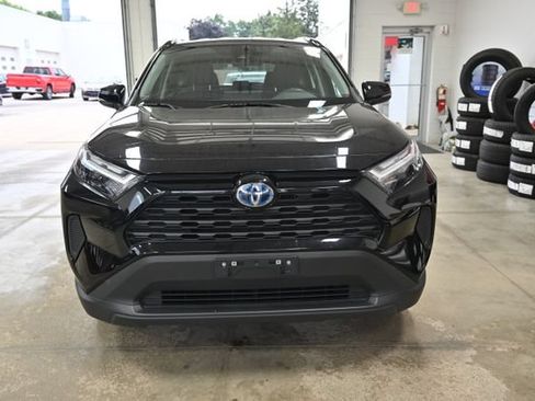 Used 2024 Toyota RAV4 XLE AWD/4WD image 2