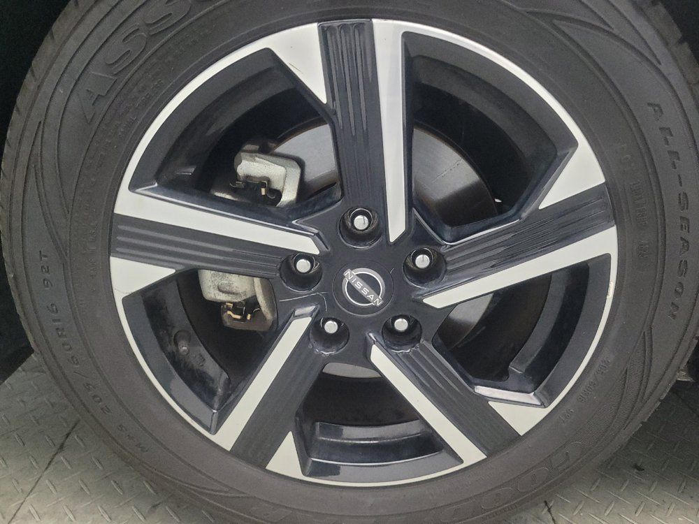 Used 2024 Nissan Sentra SV FWD image 31