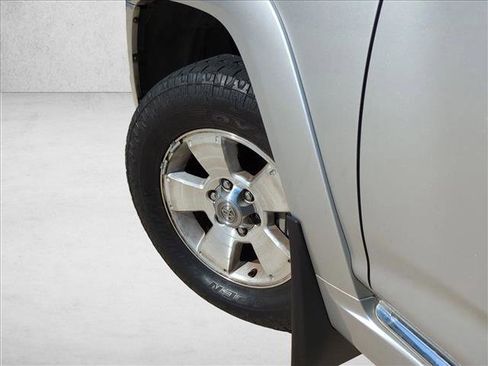 Used 2012 Toyota 4Runner SR5 w/ Convenience Pkg AWD/4WD image 9
