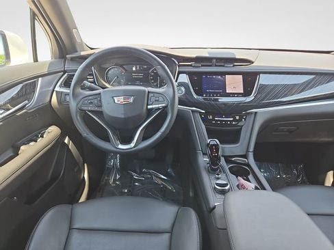 Used 2024 Cadillac XT6 Premium Luxury w/ LPO, Floor Liner Package AWD/4WD image 10