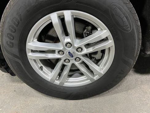 Used 2023 Ford Explorer XLT w/ Equipment Group 202A image 32