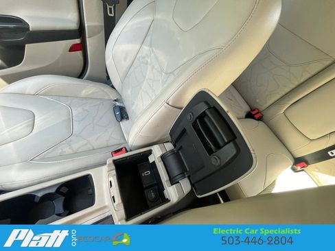 Used 2018 Ford Focus Electric Hatchback FWD image 27