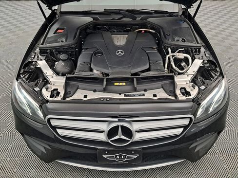 Used 2018 Mercedes-Benz E 400 4MATIC Sedan image 44
