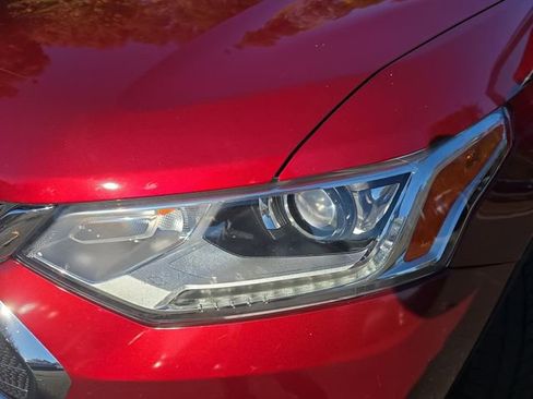 Used 2019 Chevrolet Traverse LT image 48