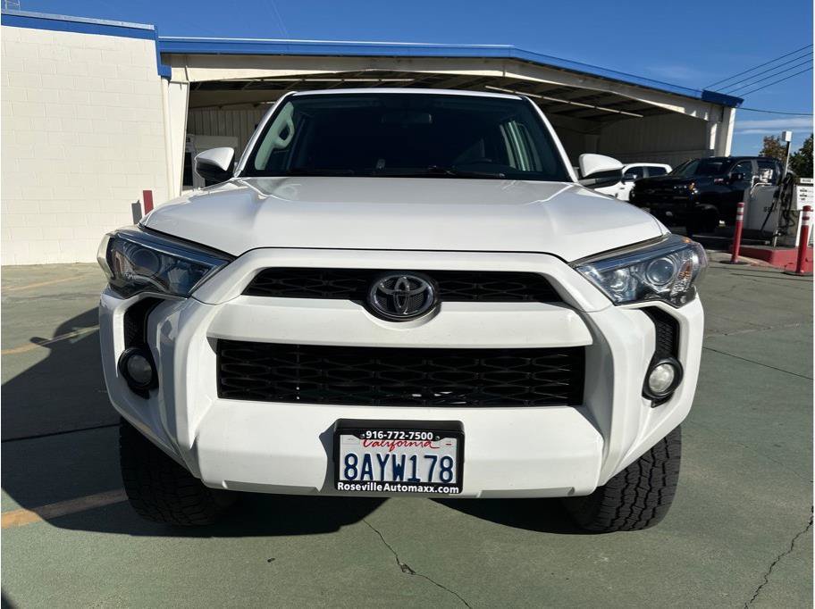 Used 2015 Toyota 4Runner SR5 AWD/4WD image 4