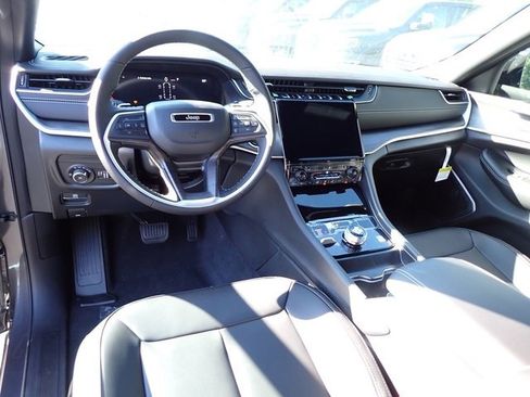 New 2025 Jeep Grand Cherokee L Limited image 14