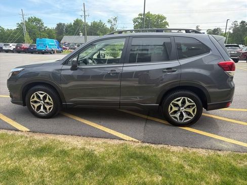 Used 2024 Subaru Forester Premium AWD/4WD image 8