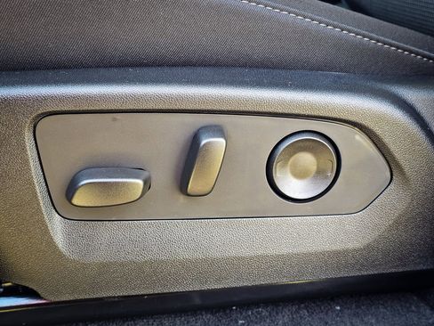 New 2026 GMC Canyon Elevation w/ Convenience Package image 17