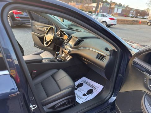Used 2018 Chevrolet Impala LT image 10