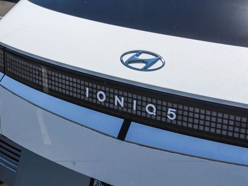 Certified 2024 Hyundai Ioniq 5 Limited RWD image 9