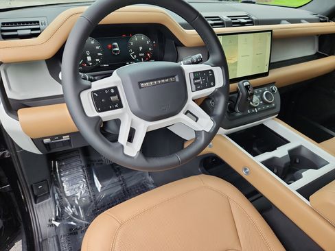 New 2025 Land Rover Defender 90 X-Dynamic SE image 14