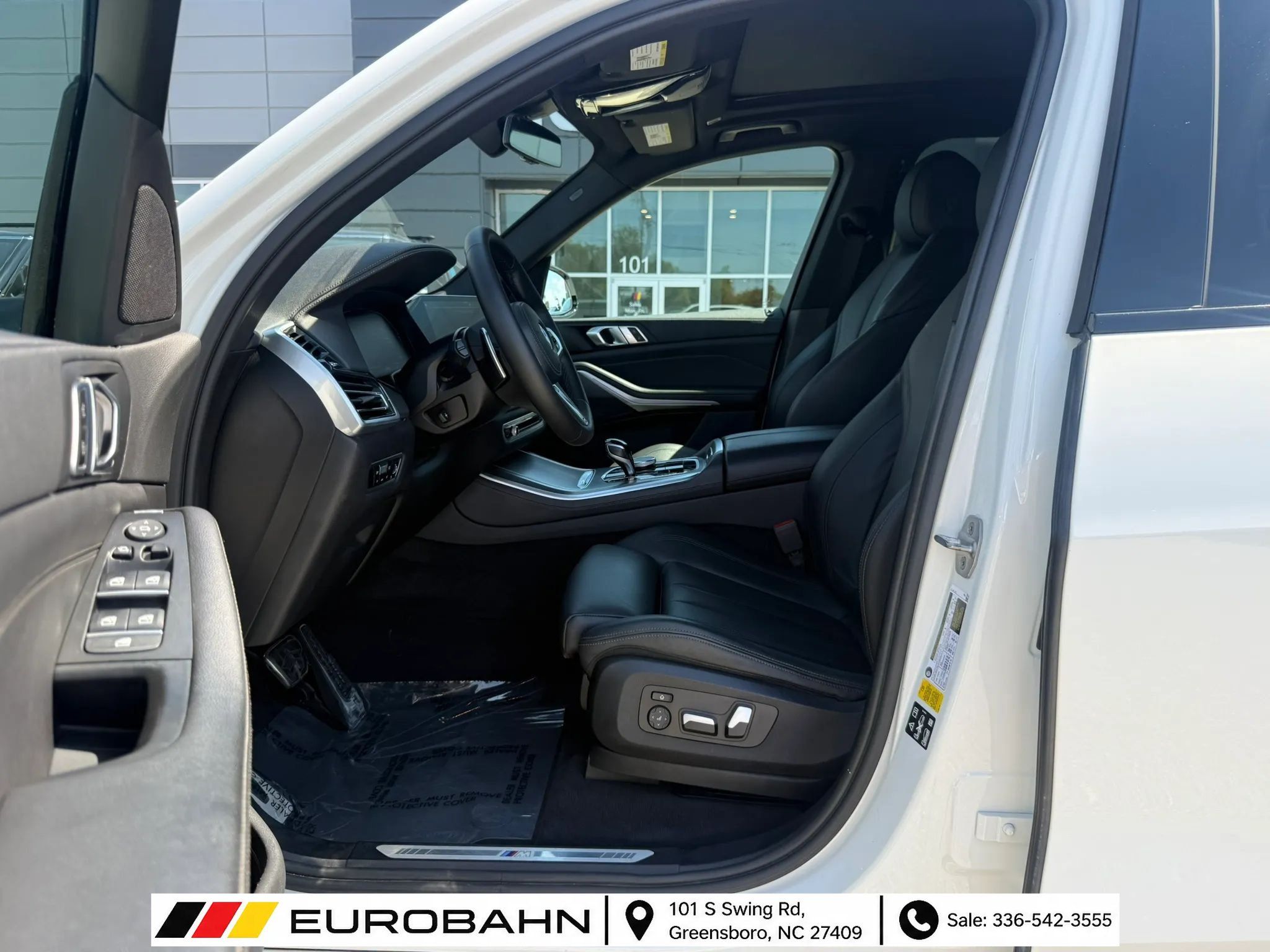 Used 2022 BMW X5 xDrive40i w/ M Sport Package AWD/4WD image 11