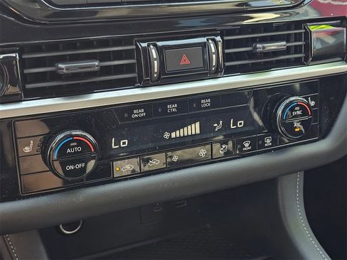 Certified 2024 Nissan Pathfinder SV image 26