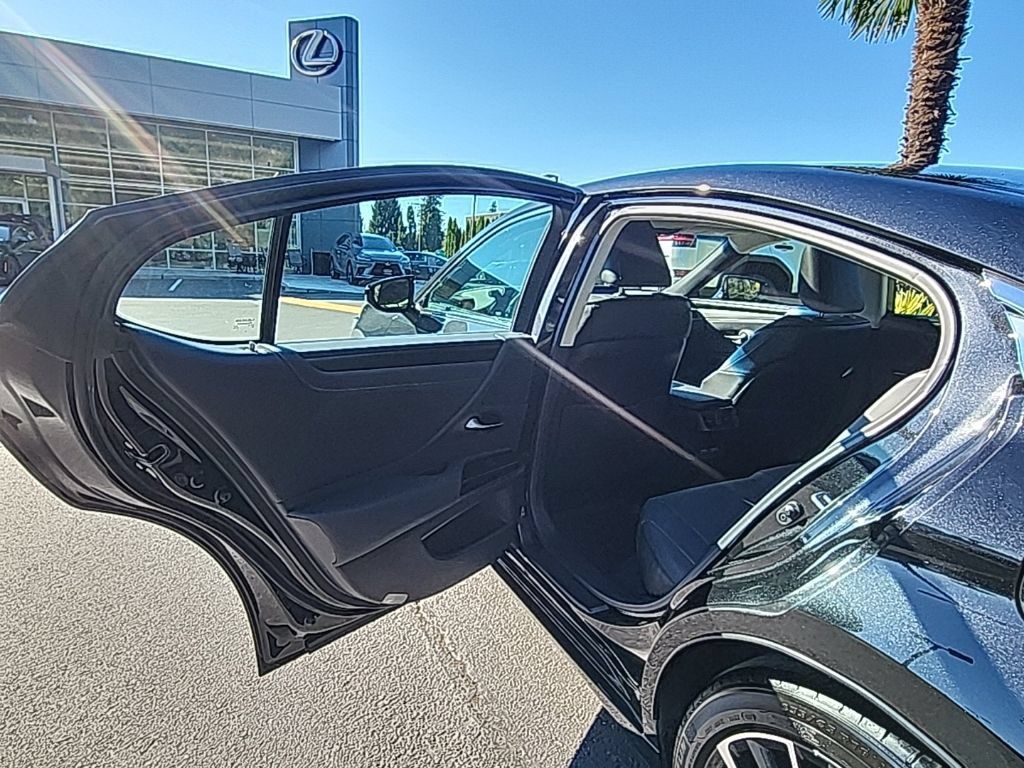 Certified 2024 Lexus ES 350 w/ Premium Package FWD image 15