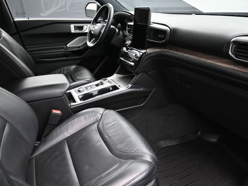 Used 2022 Ford Explorer Platinum w/ Equipment Group 601A image 28