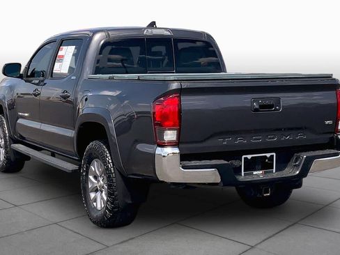 Used 2019 Toyota Tacoma SR5 RWD image 12