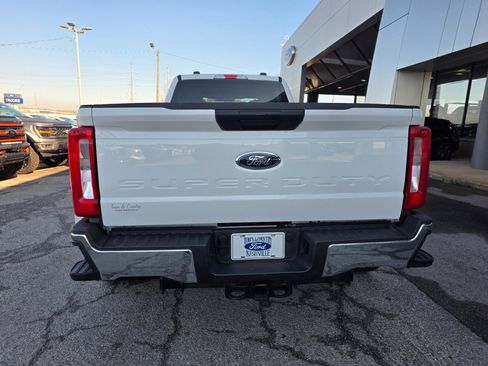 Used 2025 Ford F350 XLT image 5