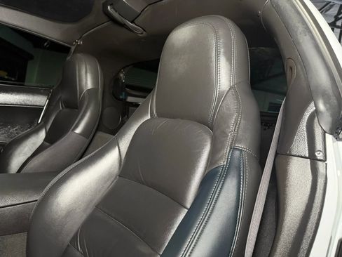 Used 2011 Chevrolet Corvette Coupe w/ 1LT RWD image 12