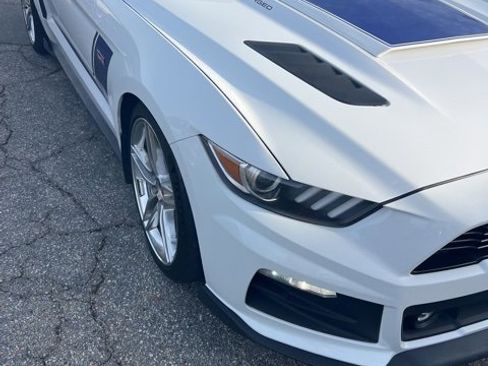Used 2016 Ford Mustang GT Premium image 5