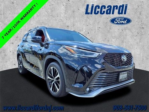 Used 2022 Toyota Highlander XSE image 1