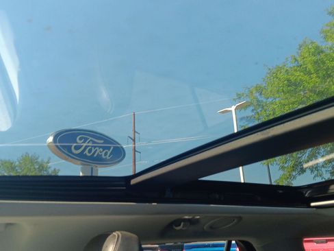 Used 2023 Ford Explorer XLT w/ Equipment Group 202A AWD/4WD image 16
