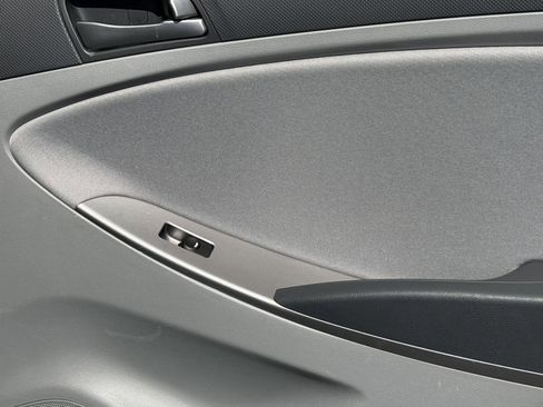 Used 2017 Hyundai Accent SE FWD image 21