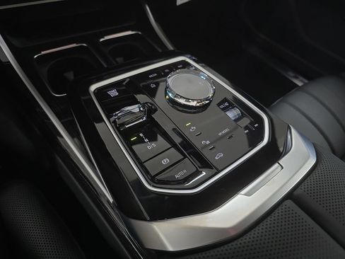 New 2026 BMW 750e xDrive 750e xDrive w/ Premium Package image 19