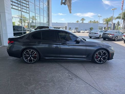 Used 2023 BMW 540i w/ Executive Package RWD image 3