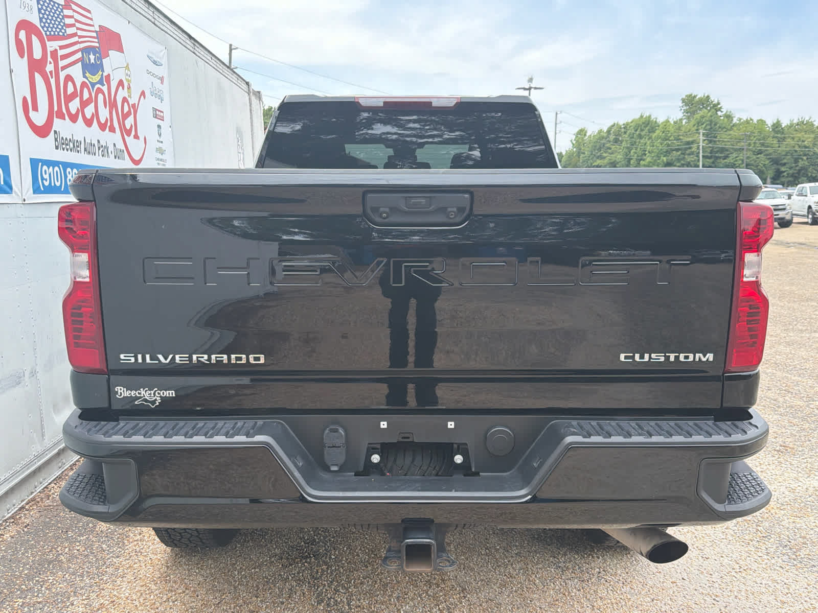 Used 2025 Chevrolet Silverado 2500 Custom w/ Custom Convenience Package AWD/4WD image 4