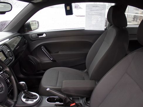 Used 2016 Volkswagen Beetle 1.8T S image 11