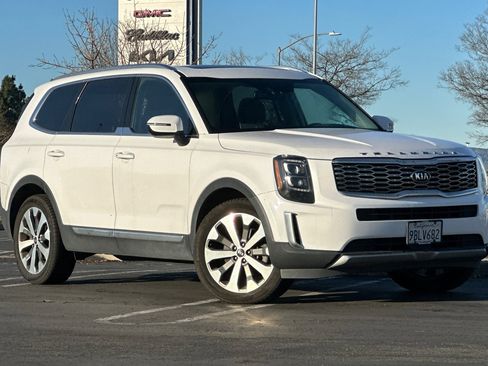 Used 2021 Kia Telluride EX w/ EX Premium Package image 2