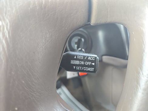 Used 2000 Toyota Sienna LE FWD image 15
