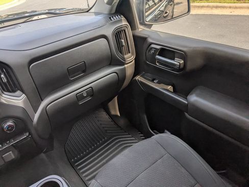 Used 2020 Chevrolet Silverado 1500 Custom w/ Custom Value Package RWD image 15
