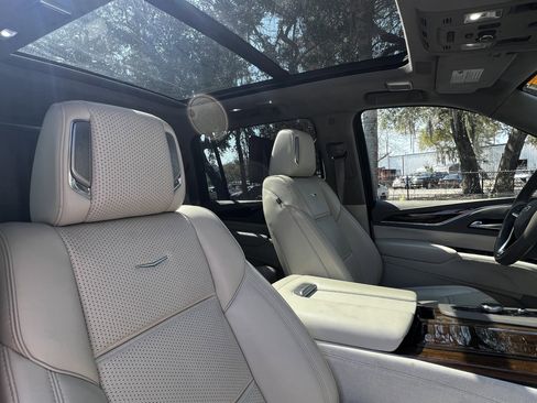 Used 2023 Cadillac Escalade ESV Premium Luxury Platinum w/ LPO, Radiant Package image 45