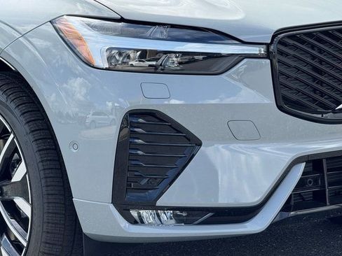 New 2026 Volvo XC60 B5 Ultra w/ Climate Package image 3