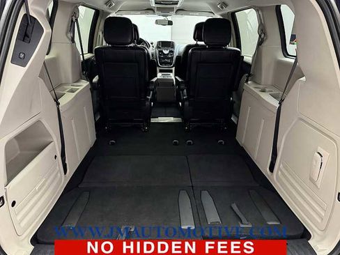 Used 2014 Chrysler Town & Country Touring image 18